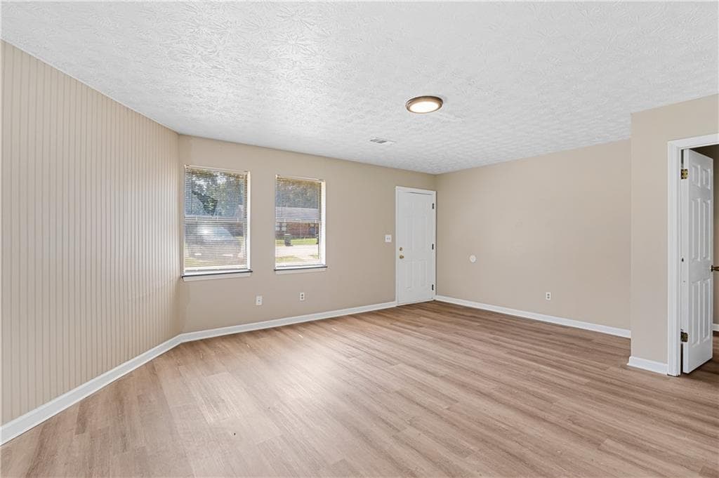 2 bedroom, 1 bathroom, 1,000 sq ft duplex for rent at 217 Tanglewood Drive A, Monroe, GA 30656 for $1,325 a month — photo 5