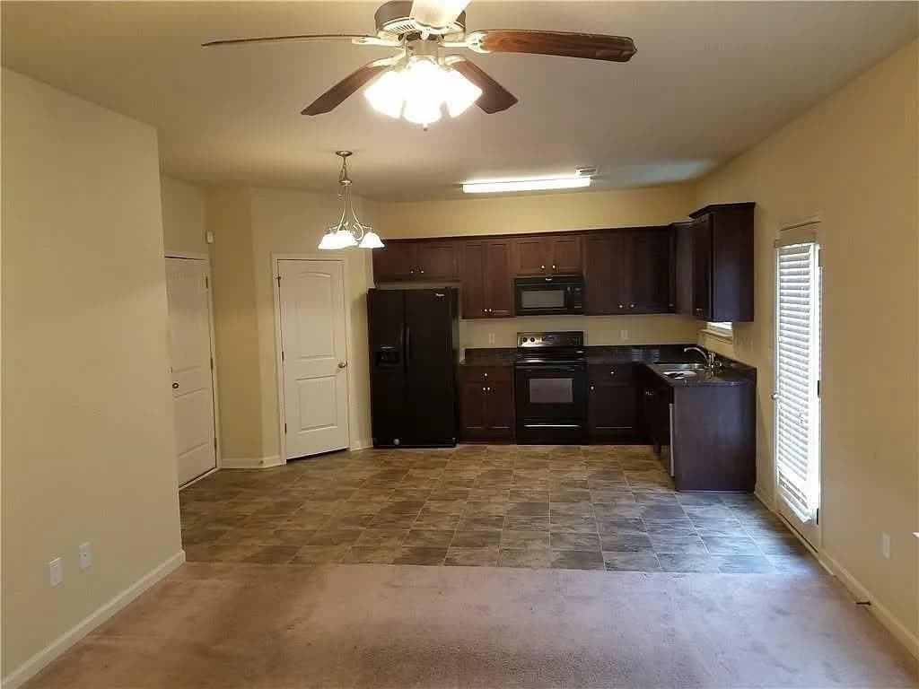4 bedroom, 3 bathroom, 1,949 sq ft single family residence for rent at 783 Lobdale Falls Drive, Lawrenceville, GA 30045 for $1,999 a month — photo 3