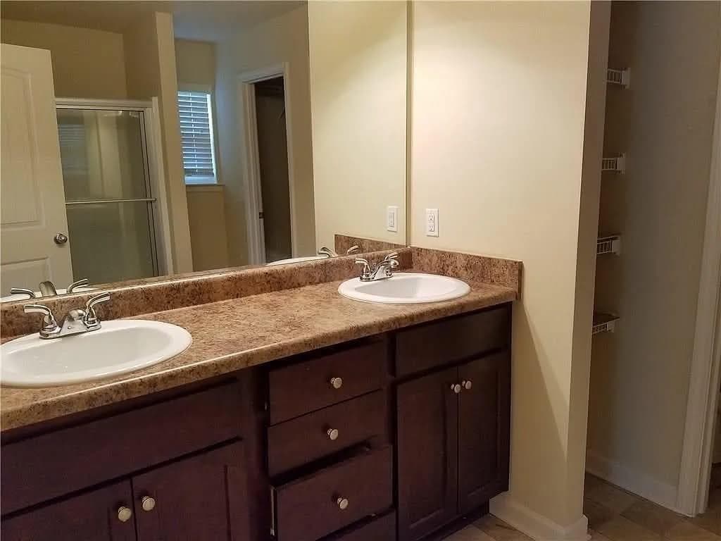 4 bedroom, 3 bathroom, 1,949 sq ft single family residence for rent at 783 Lobdale Falls Drive, Lawrenceville, GA 30045 for $1,999 a month — photo 8