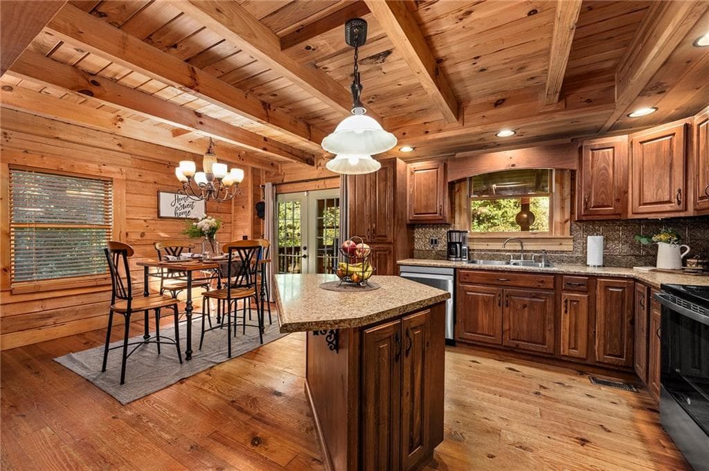 3 bedroom, 3 bathroom, 1,792 sq ft single family residence for sale at 677 E Valley Road, Rydal, GA 30171 — photo 3