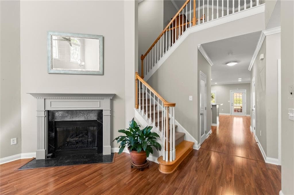 4 bedroom, 3 bathroom, 2,326 sq ft condominium under contract at 9000 Lexington Drive, Roswell, GA 30075 — photo 2