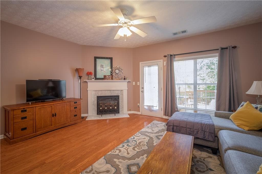 2 bedroom, 3 bathroom, 1,580 sq ft townhouse for rent at 757 Brookside Parc Lane, Avondale Estates, GA 30002 for $2,000 a month — photo 2