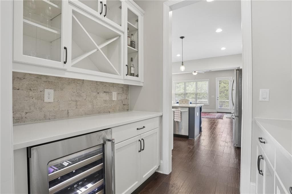 4 bedroom, 4 bathroom, 4,205 sq ft single family residence for sale at 895 Samples Lane, Atlanta, GA 30318 — photo 5