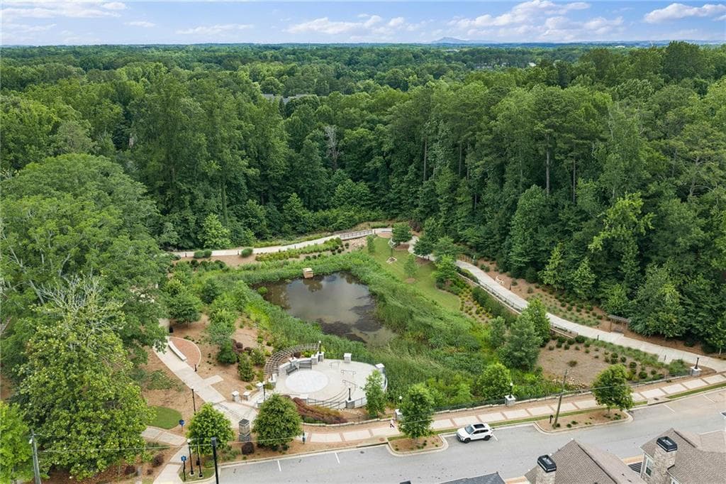 3 bedroom, 4 bathroom, 2,105 sq ft townhouse for sale at 290 Briscoe Way, Alpharetta, GA 30009 — photo 2