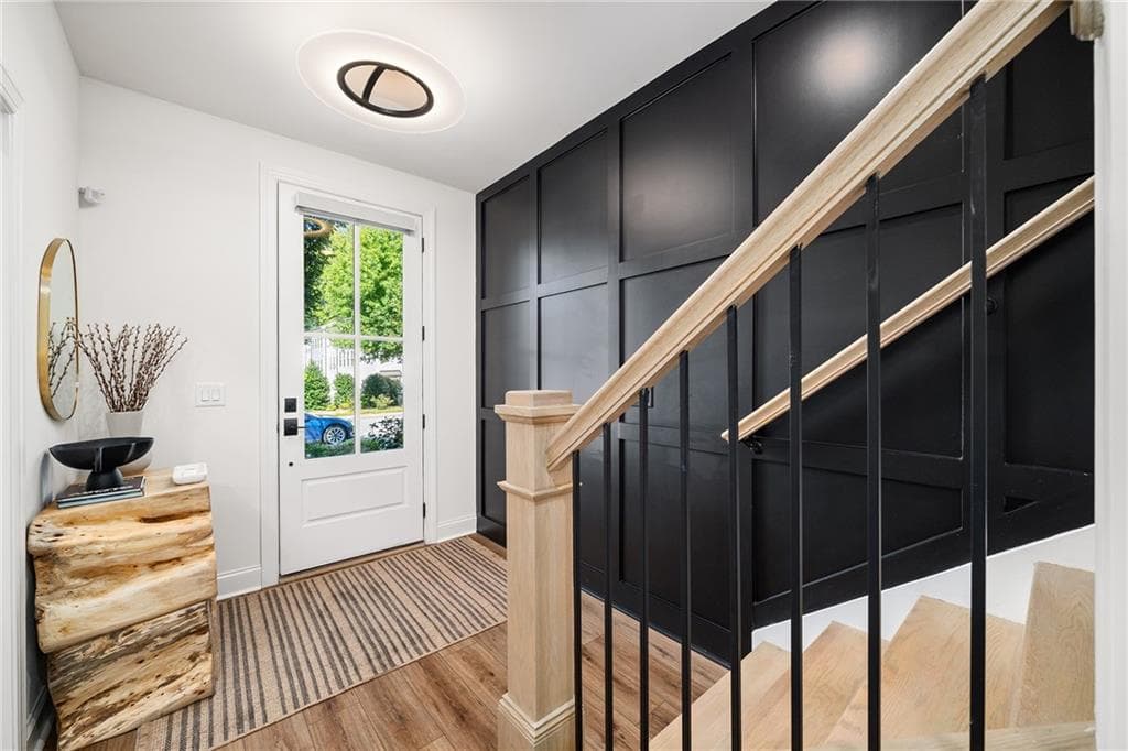 3 bedroom, 4 bathroom, 2,105 sq ft townhouse for sale at 290 Briscoe Way, Alpharetta, GA 30009 — photo 9