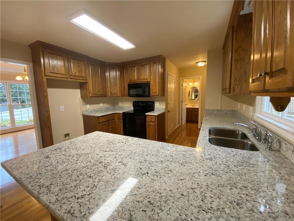 4 bedroom, 4 bathroom, 3,104 sq ft single family residence for rent at 612 Braidwood Drive, Acworth, GA 30101 for $2,600 a month — photo 5