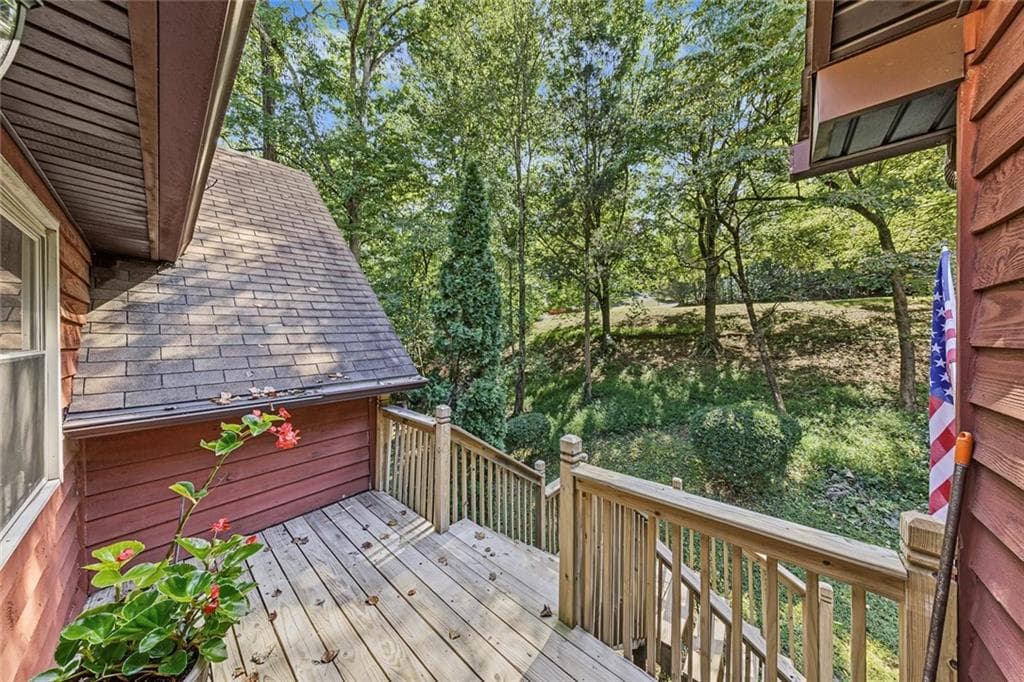 3 bedroom, 2 bathroom, 2,376 sq ft single family residence for sale at 708 Cobb Trail, Woodstock, GA 30188 — photo 2