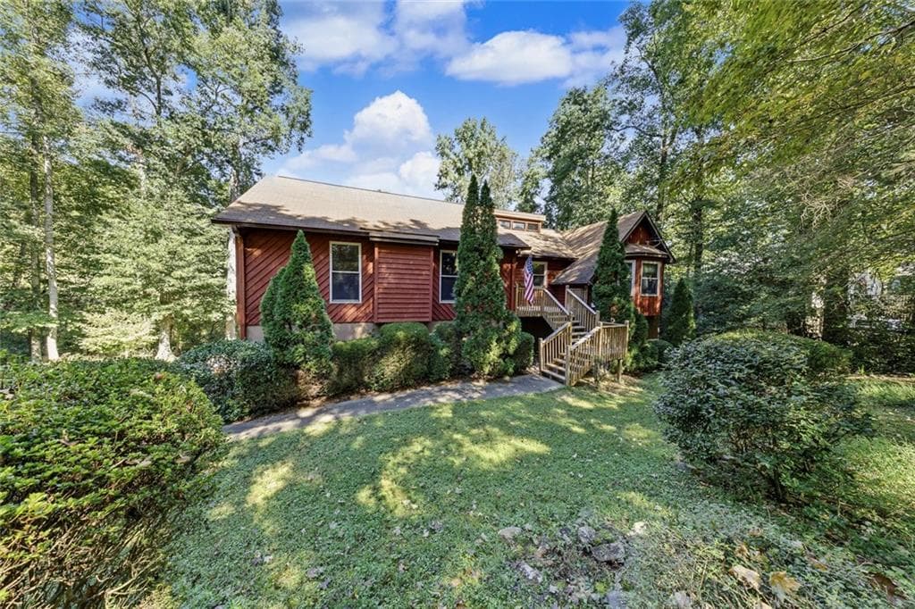 3 bedroom, 2 bathroom, 2,376 sq ft single family residence for sale at 708 Cobb Trail, Woodstock, GA 30188 — photo 4