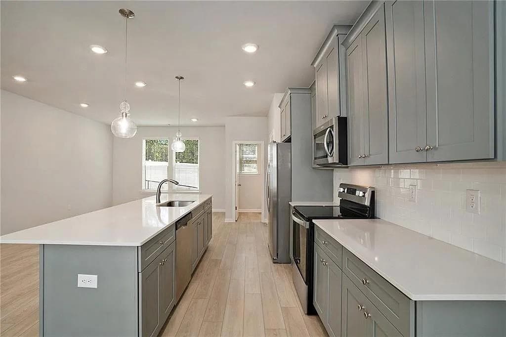 4 bedroom, 4 bathroom, 1,941 sq ft single family residence for rent at 3132 Washburn St SE, Atlanta, GA 30354 for $2,650 a month — photo 4