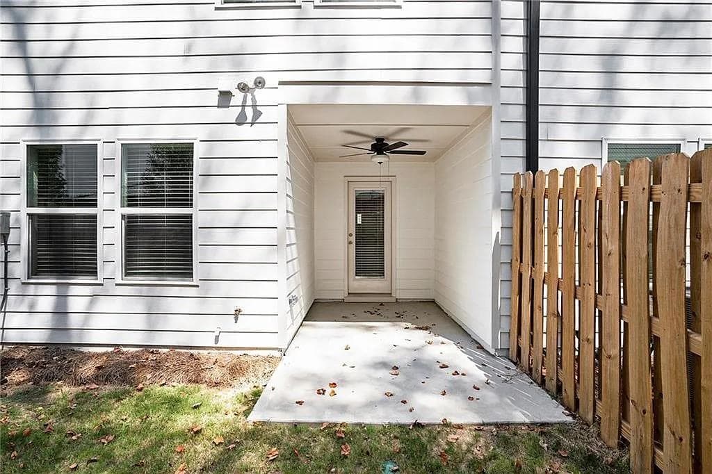 4 bedroom, 4 bathroom, 1,941 sq ft single family residence for rent at 3132 Washburn St SE, Atlanta, GA 30354 for $2,650 a month — photo 10