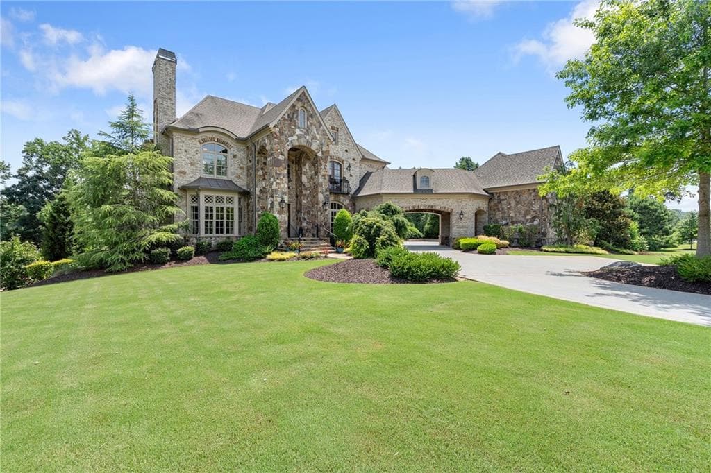 6 bedroom, 8 bathroom, 9,147 sq ft single family residence for sale at 10145 Cedar Ridge Drive, Milton, GA 30004 — photo 2