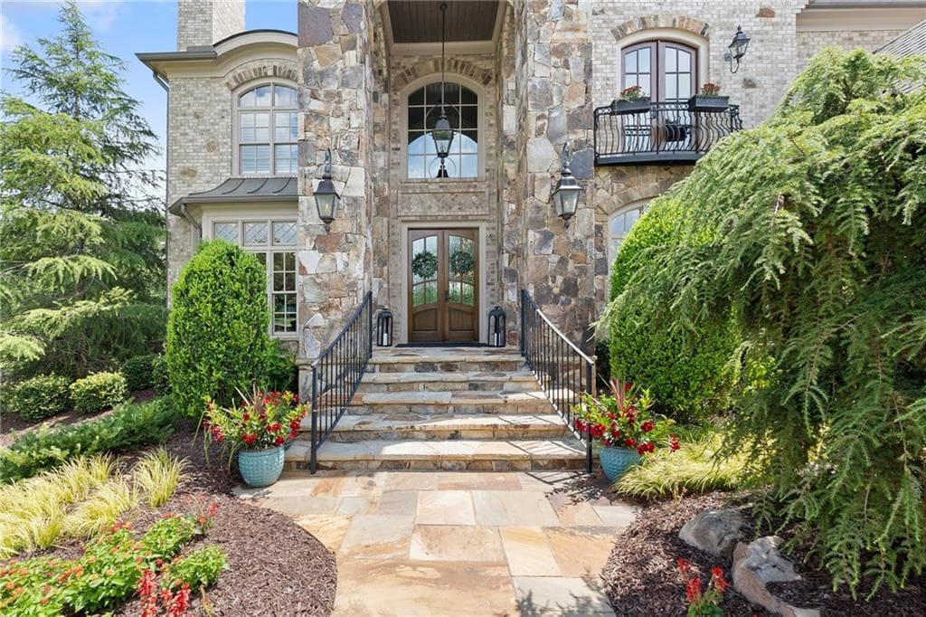 6 bedroom, 8 bathroom, 9,147 sq ft single family residence for sale at 10145 Cedar Ridge Drive, Milton, GA 30004 — photo 6