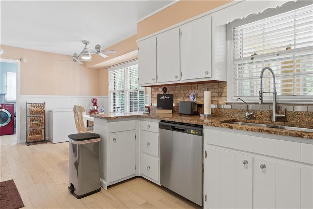 4 bedroom, 3 bathroom, 1,978 sq ft single family residence for sale at 6828 Rockland Road, Lithonia, GA 30038 — photo 9