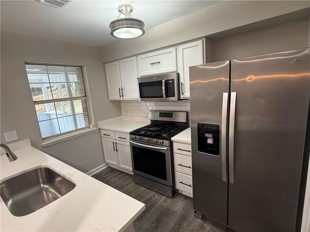 2 bedroom, 3 bathroom, 1,419 sq ft townhouse for sale at 1469 Westwood Court, Marietta, GA 30008 — photo 6