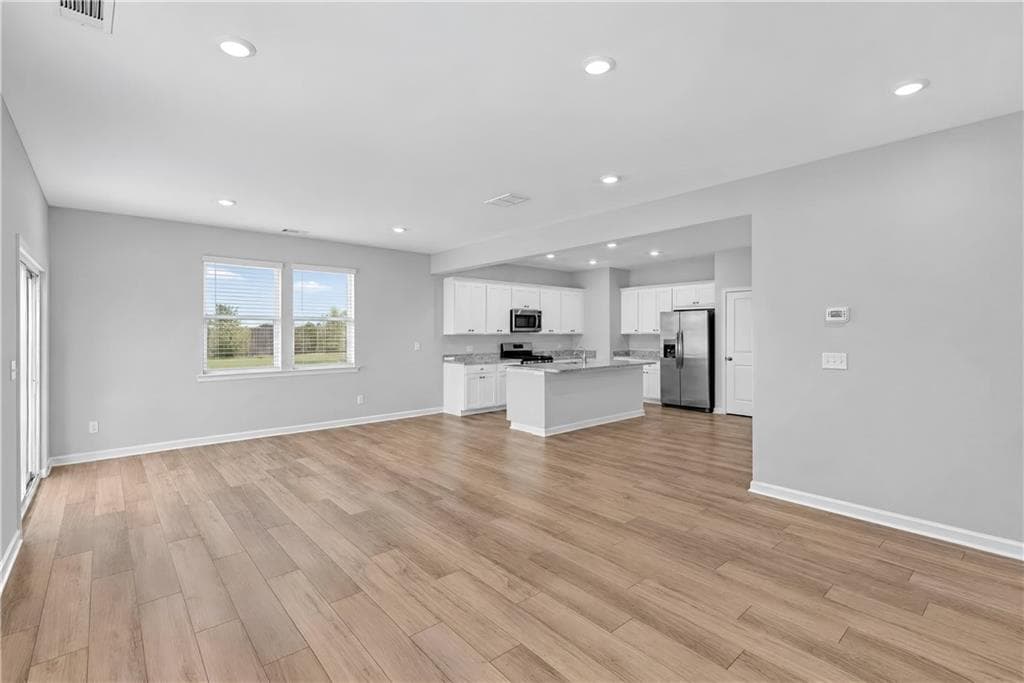 4 bedroom, 3 bathroom, 1,892 sq ft single family residence for sale at 2265 Linden Pass, Douglasville, GA 30135 — photo 6