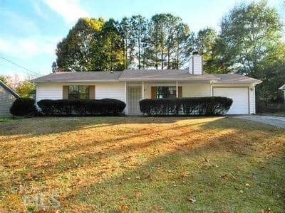 3 bedroom, 2 bathroom, 1,220 sq ft single family residence for sale at 1077 Walnut Creek Lane, Jonesboro, GA 30238