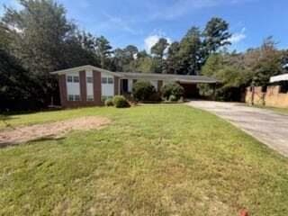 5 bedroom, 3 bathroom, 3,141 sq ft single family residence for sale at 323 Forest Hill Drive, Warner Robins, GA 31088 — photo 2