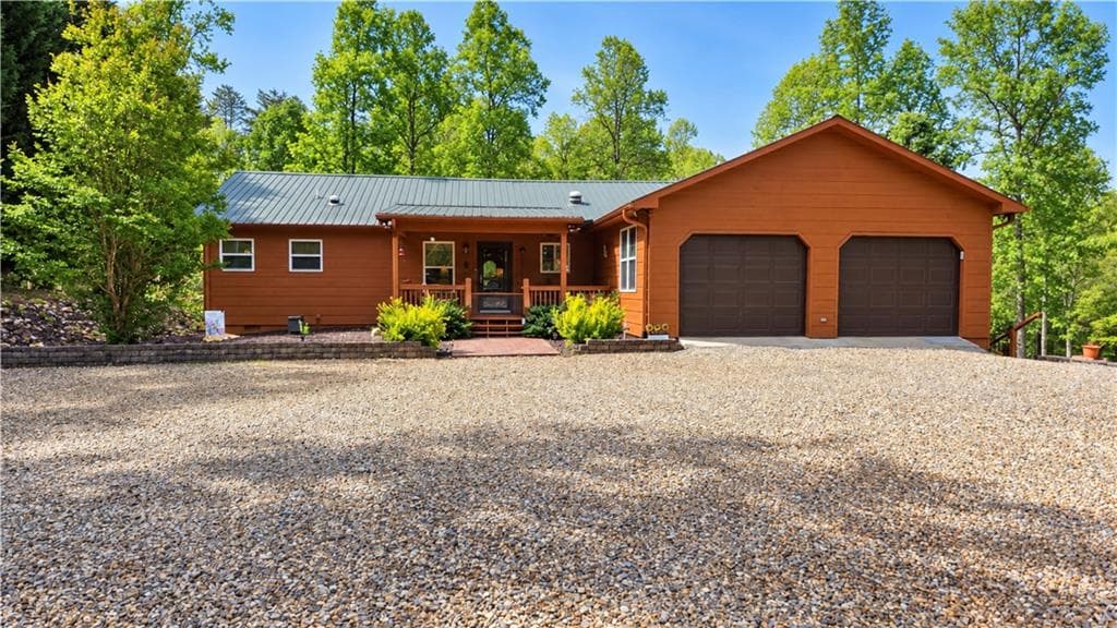 3 bedroom, 2 bathroom, 1,800 sq ft single family residence for sale at 143 Morning Star, Blairsville, GA 30512