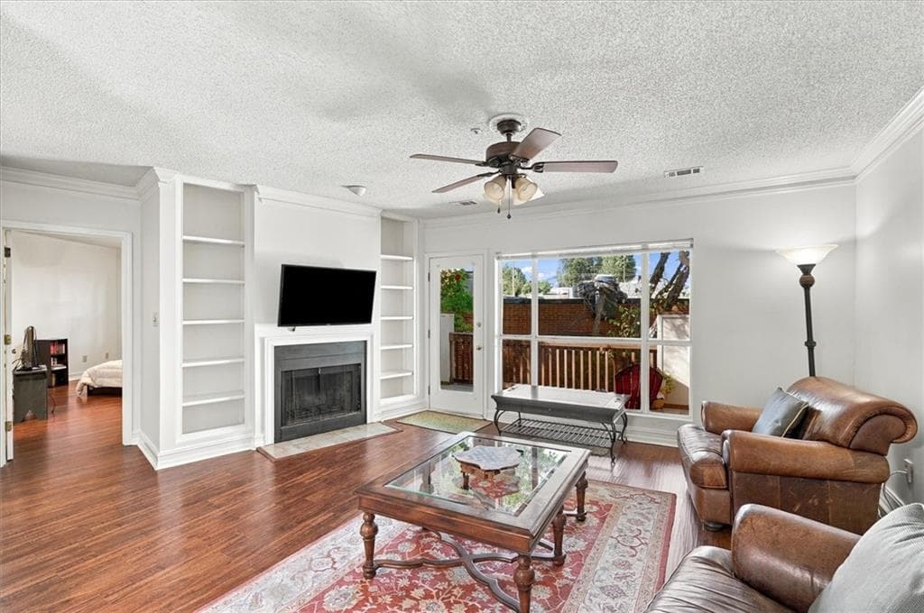 2 bedroom, 2 bathroom, 1,285 sq ft condominium for sale at 494 Sherman Way, Decatur, GA 30033 — photo 1 of 35