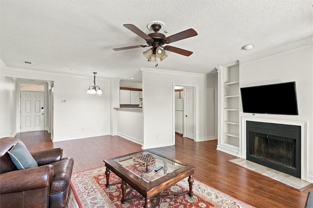 2 bedroom, 2 bathroom, 1,285 sq ft condominium for sale at 494 Sherman Way, Decatur, GA 30033 — photo 4