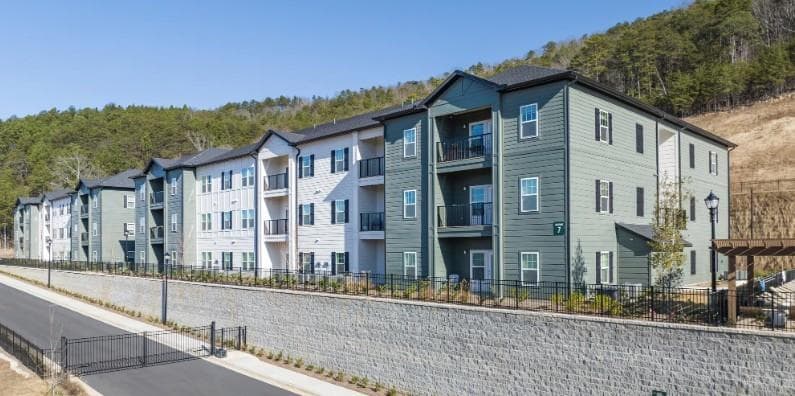 2 bedroom, 2 bathroom, 1,176 sq ft apartment for rent at 75 Overlook Parkway 338, Cartersville, GA 30121 for $1,633 a month — photo 2