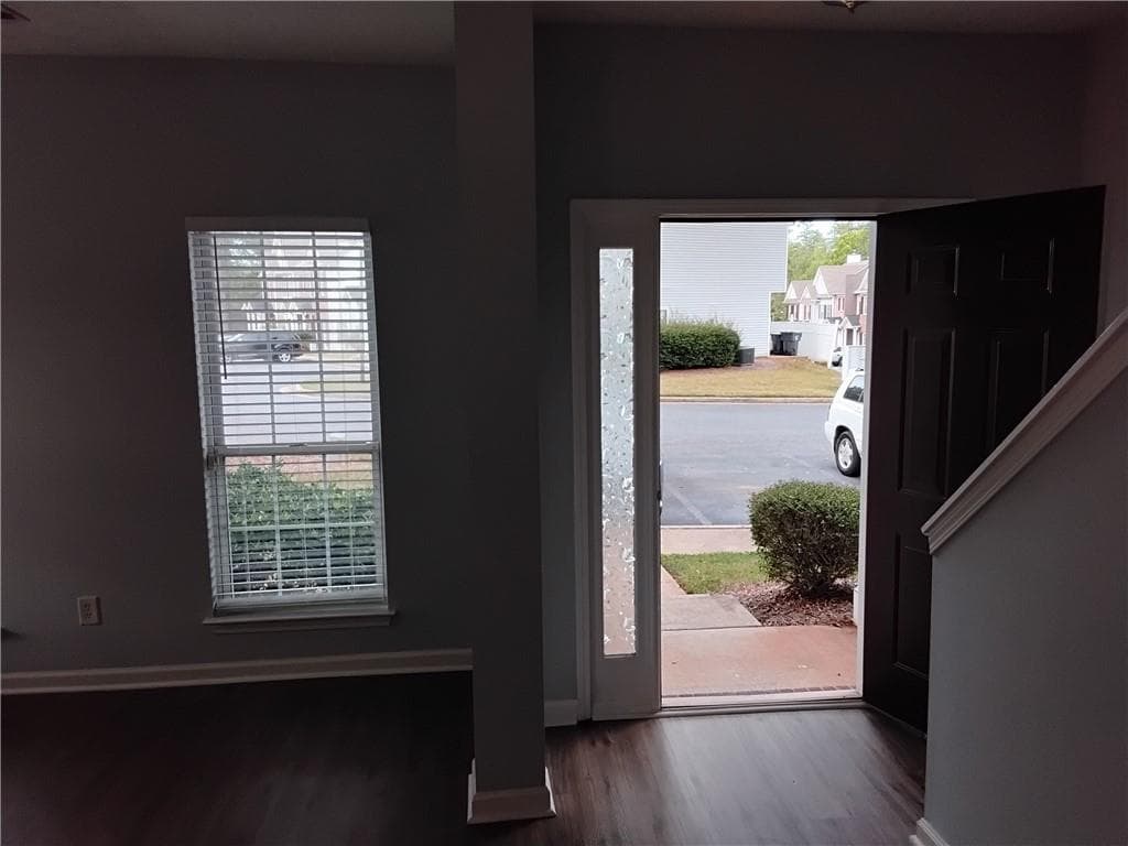 2 bedroom, 3 bathroom, 1,498 sq ft townhouse for sale at 914 Tree Creek Boulevard, Lawrenceville, GA 30043 — photo 3