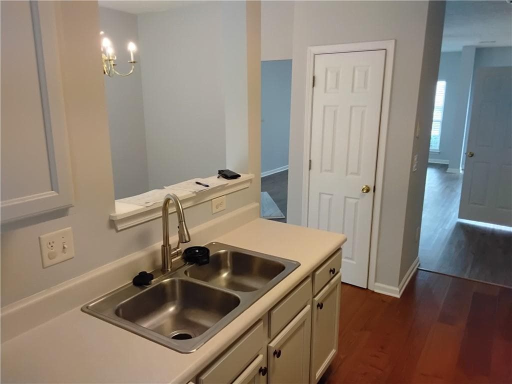 2 bedroom, 3 bathroom, 1,498 sq ft townhouse for sale at 914 Tree Creek Boulevard, Lawrenceville, GA 30043