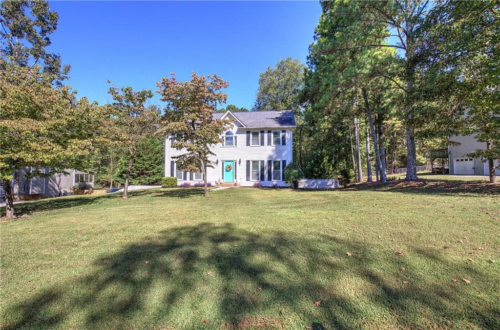 4 bedroom, 2 bathroom, 2,478 sq ft single family residence for sale at 186 Charles Drive, Calhoun, GA 30701 — photo 4