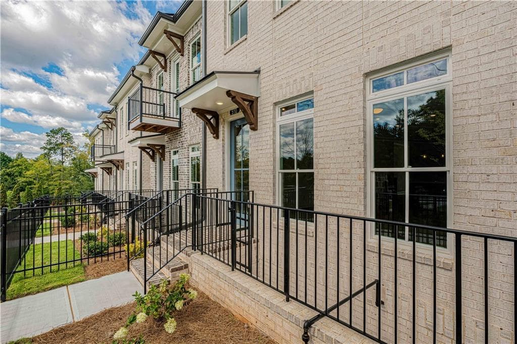 4 bedroom, 4 bathroom, 2,400 sq ft townhouse for sale at 510 Whatton Road 5, Johns Creek, GA 30022 — photo 6