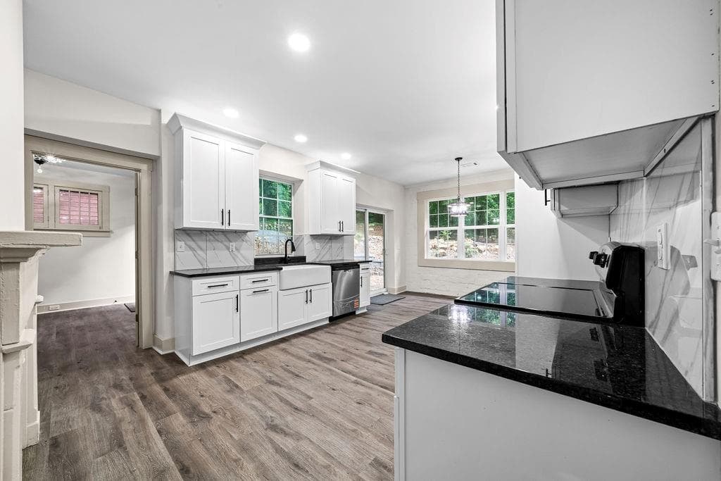 3 bedroom, 2 bathroom, 1,305 sq ft single family residence for sale at 203 Church Street, Rome, GA 30161 — photo 9