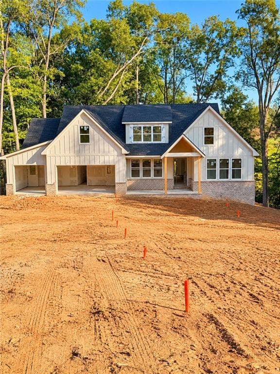 5 bedroom, 5 bathroom, 3,561 sq ft single family residence for sale at 5833 Abbey View Ct, Clermont, GA 30527 — photo 1 of 18
