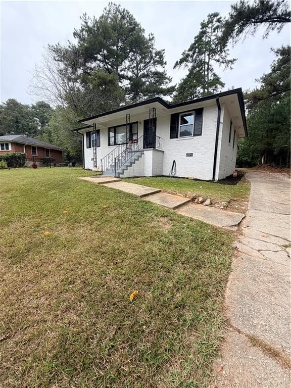 4 bedroom, 2 bathroom, 1,373 sq ft single family residence for sale at 4273 Shady Lane Way, Forest Park, GA 30297 — photo 3