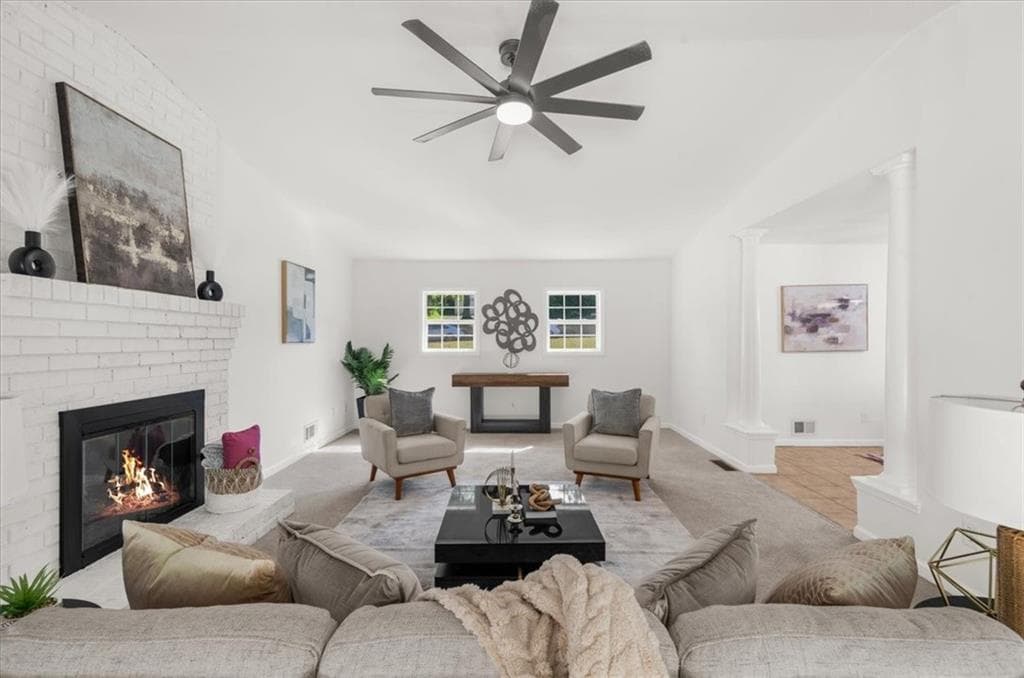 3 bedroom, 2 bathroom, 1,812 sq ft single family residence for sale at 3381 Ember Street, Marietta, GA 30066 — photo 2
