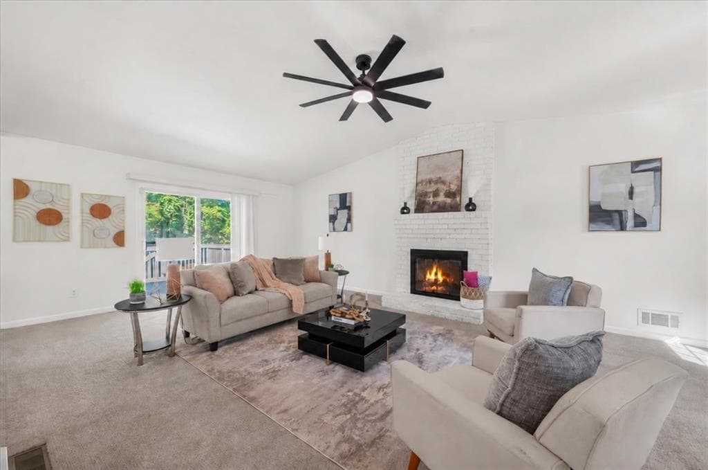 3 bedroom, 2 bathroom, 1,812 sq ft single family residence for sale at 3381 Ember Street, Marietta, GA 30066 — photo 4