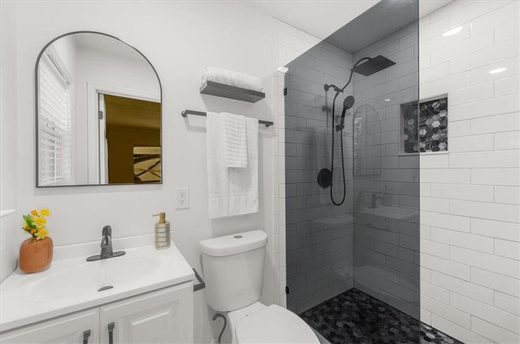 3 bedroom, 2 bathroom, 1,812 sq ft single family residence for sale at 3381 Ember Street, Marietta, GA 30066 — photo 10
