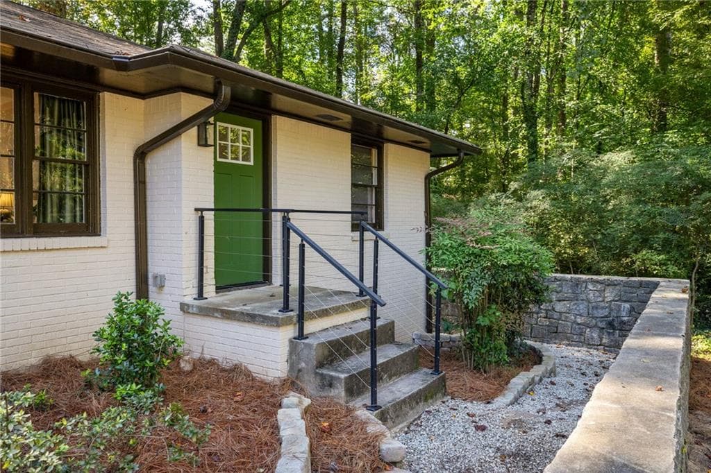 3 bedroom, 2 bathroom, 1,576 sq ft single family residence for sale at 2847 Hollywood Drive, Decatur, GA 30033 — photo 3
