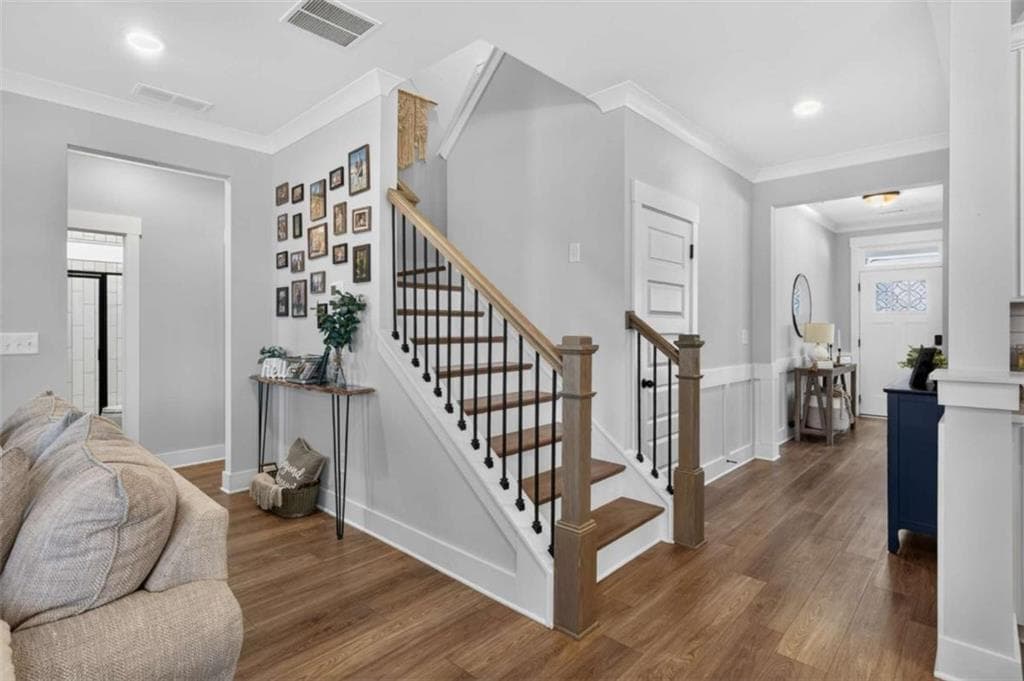 5 bedroom, 3 bathroom, 3,176 sq ft single family residence for sale at 572 Redfish Way, Hoschton, GA 30548 — photo 7