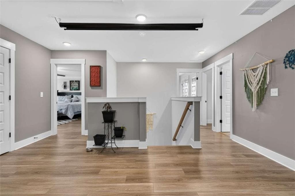 5 bedroom, 3 bathroom, 3,176 sq ft single family residence for sale at 572 Redfish Way, Hoschton, GA 30548 — photo 9