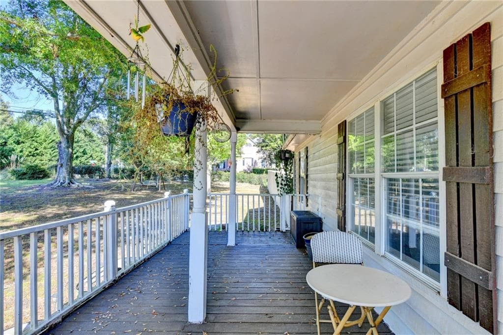 3 bedroom, 2 bathroom, 1,404 sq ft single family residence under contract at 2041 Prospect Road, Lawrenceville, GA 30043 — photo 2