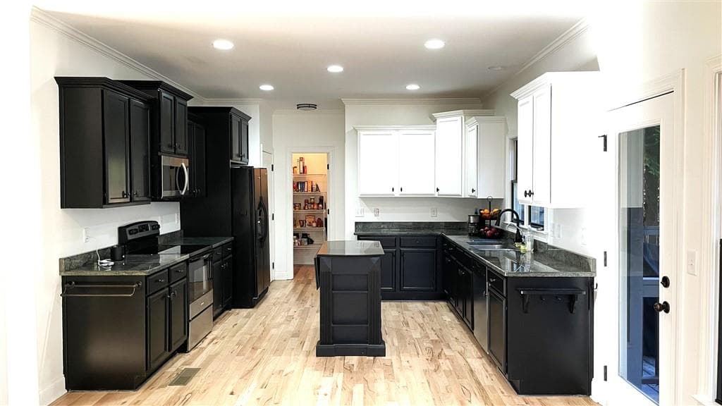4 bedroom, 4 bathroom, 4,518 sq ft single family residence for rent at 369 Hillside Drive, Waleska, GA 30183 for $3,995 a month — photo 6