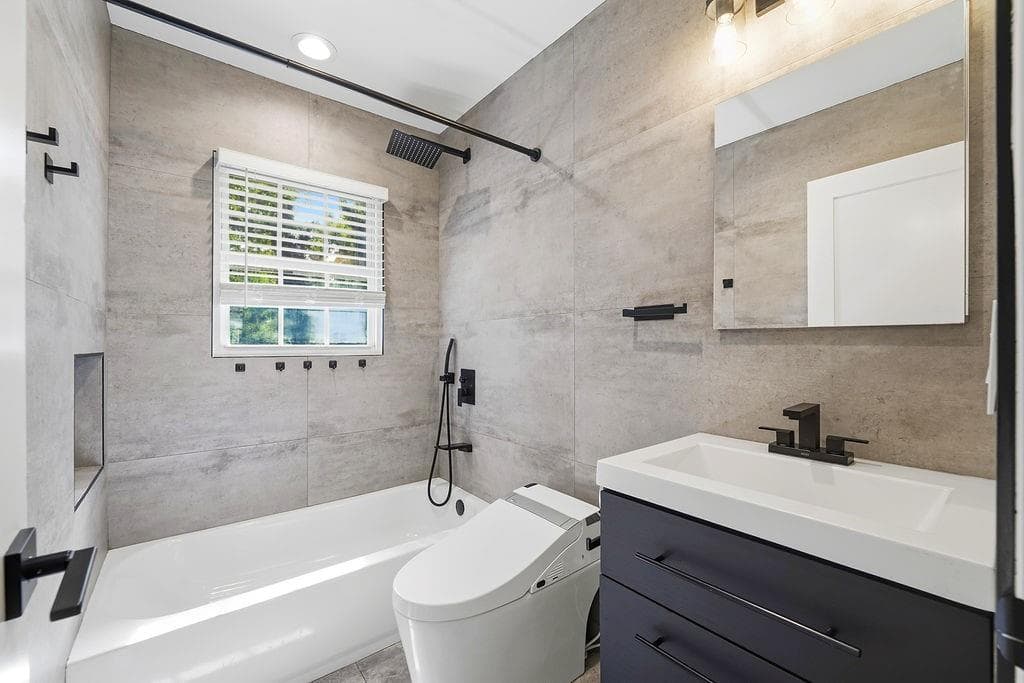 2 bedroom, 1 bathroom, 831 sq ft single family residence for sale at 1127 Delores Way, Forest Park, GA 30297 — photo 4