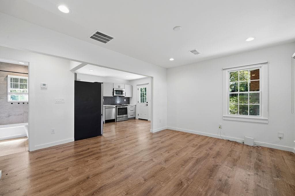 2 bedroom, 1 bathroom, 831 sq ft single family residence for sale at 1127 Delores Way, Forest Park, GA 30297 — photo 10
