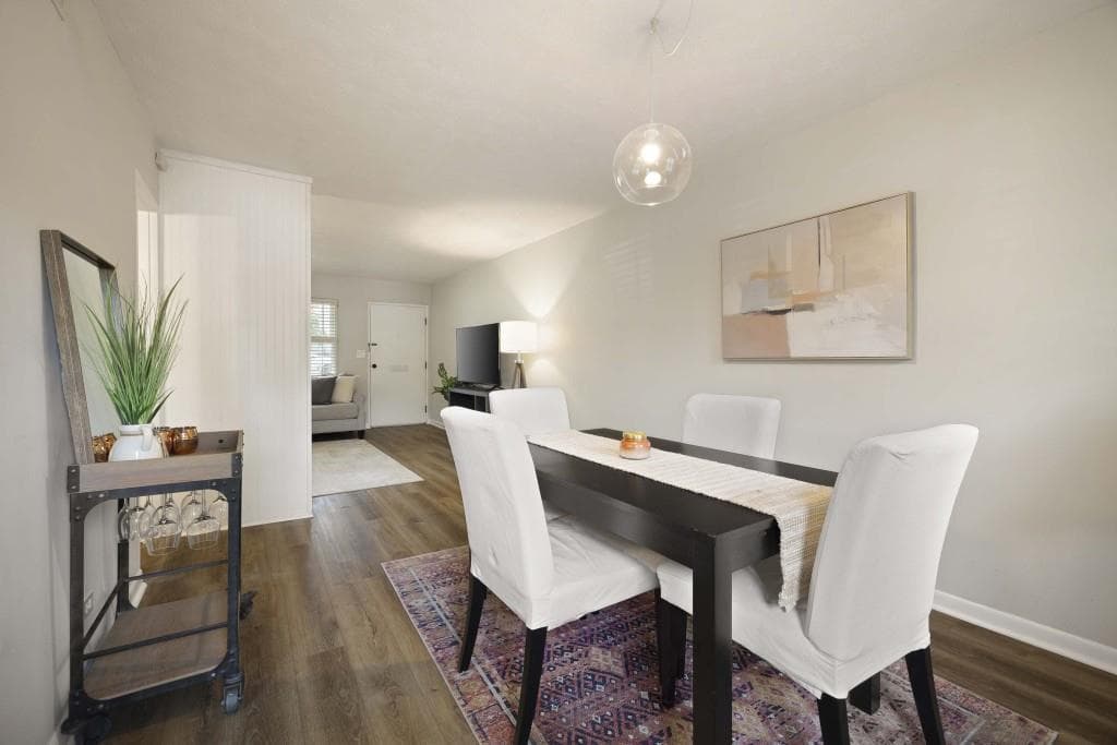 2 bedroom, 2 bathroom, 1,102 sq ft condominium for sale at 4060 Haverhill Drive D, Atlanta, GA 30342 — photo 7