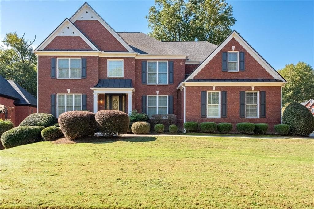 6 bedroom, 5 bathroom, 5,563 sq ft single family residence for sale at 1725 Spartan Lane, Hoschton, GA 30548 — photo 2