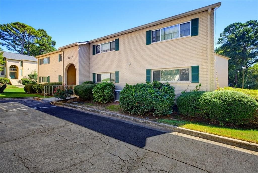 2 bedroom, 2 bathroom, 1,301 sq ft condominium for sale at 3212 Henderson Mill Road 2, Atlanta, GA 30341