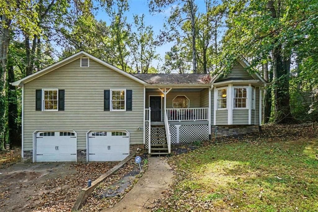 3 bedroom, 2 bathroom, 1,316 sq ft single family residence under contract at 916 Little River Lane, Woodstock, GA 30189 — photo 2