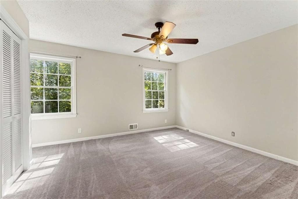 3 bedroom, 2 bathroom, 1,316 sq ft single family residence under contract at 916 Little River Lane, Woodstock, GA 30189 — photo 9