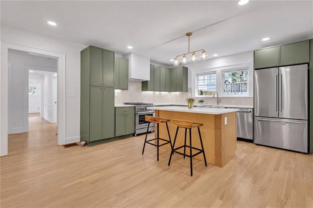 3 bedroom, 2 bathroom, 1,500 sq ft single family residence for sale at 1004 Westmoor Drive, Atlanta, GA 30314 — photo 4