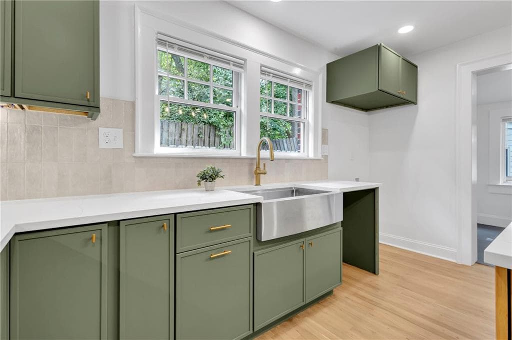 3 bedroom, 2 bathroom, 1,500 sq ft single family residence for sale at 1004 Westmoor Drive, Atlanta, GA 30314 — photo 5