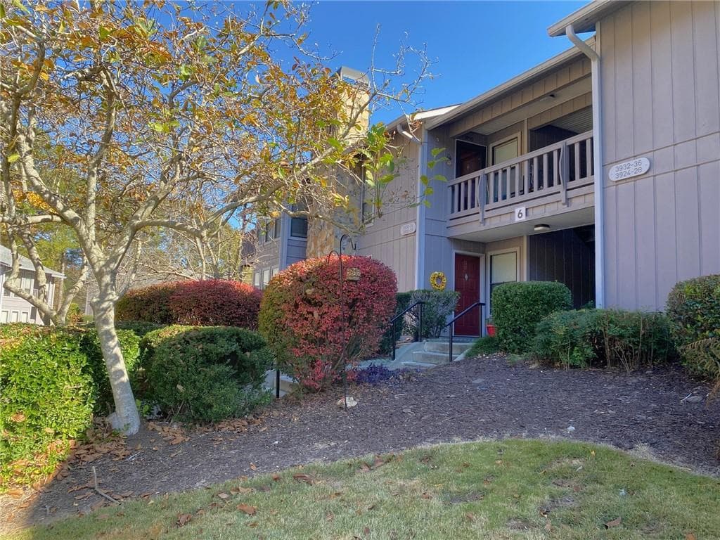 2 bedroom, 2 bathroom, 1,182 sq ft condominium for sale at 3934 WOODRIDGE Way, Tucker, GA 30084